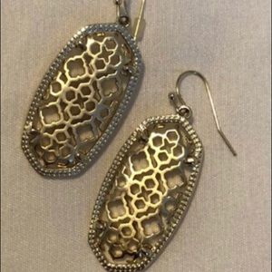 ISO Kendra Scott earrings!